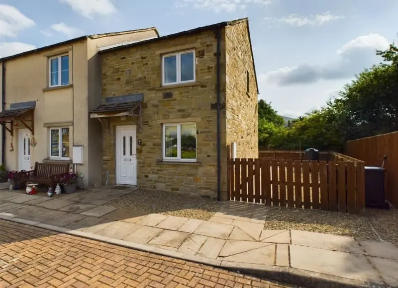 9 Overton Garth, Reeth DL11 6SB