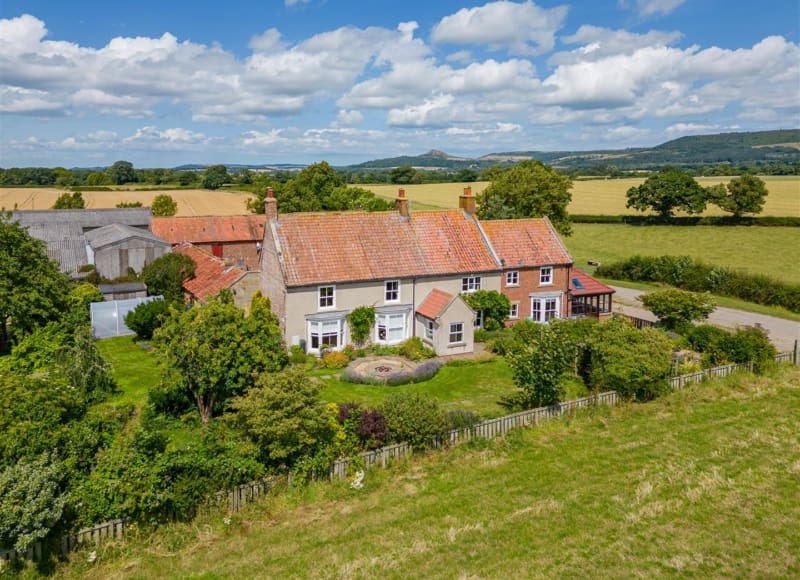 Castle House Farmhouse, Little Broughton