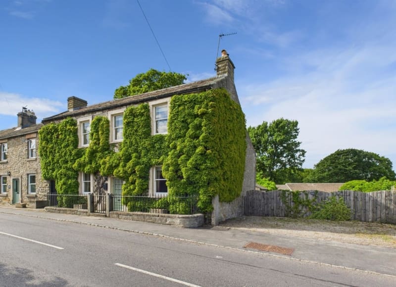 Kingston House, Main Street, West Witton, Leyburn, Dl8 4LS